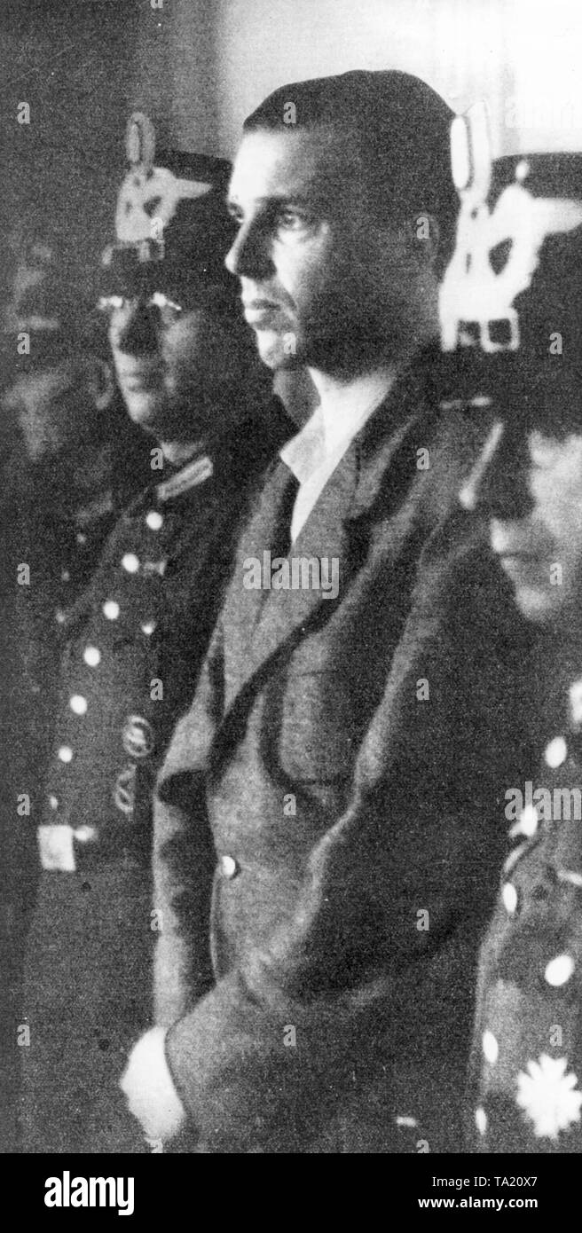 Berthold Schenk Graf von Stauffenberg before the People