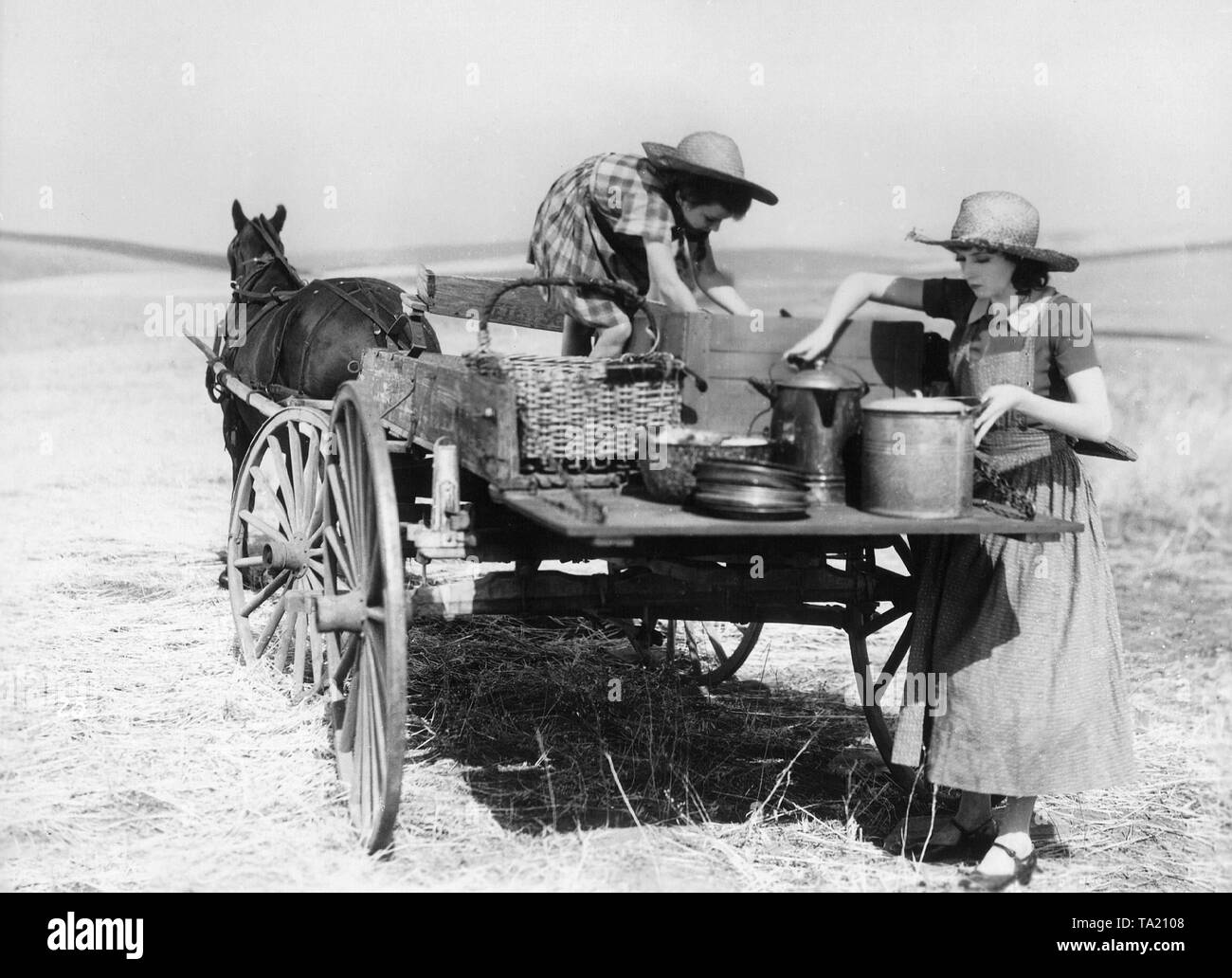 Harvest working Black and White Stock Photos & Images Alamy