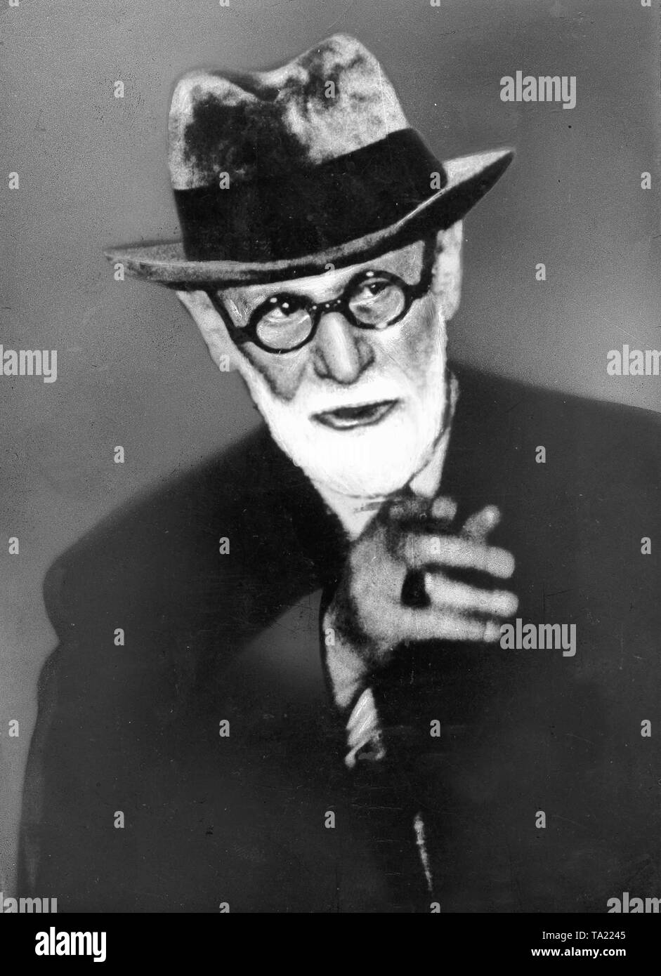 Psychoanalyst speaking Black and White Stock Photos & Images - Alamy