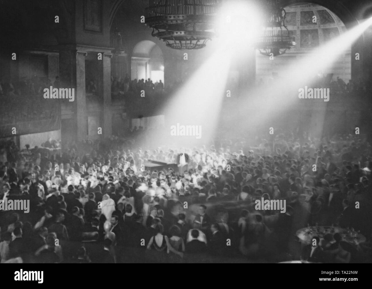 Cabaret berlin 1930s hires stock photography and images Alamy