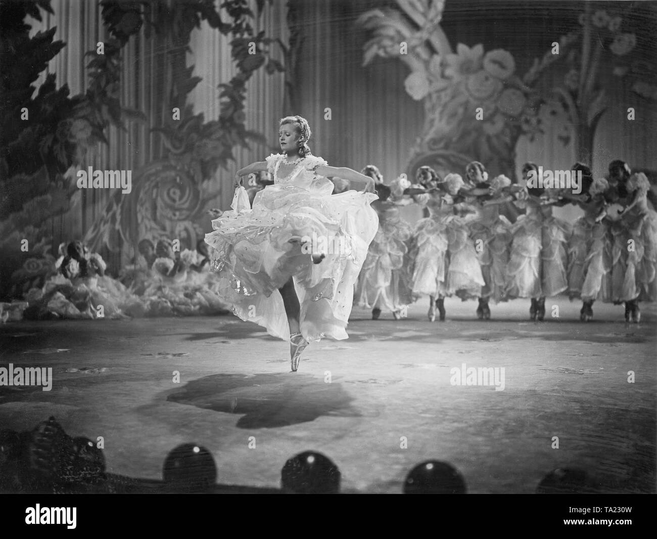 Lilian Harvey in a dance scene in the movie 'Fanny Elssler'. Directed by: Paul Martin, Germany, 1937 Stock Photo