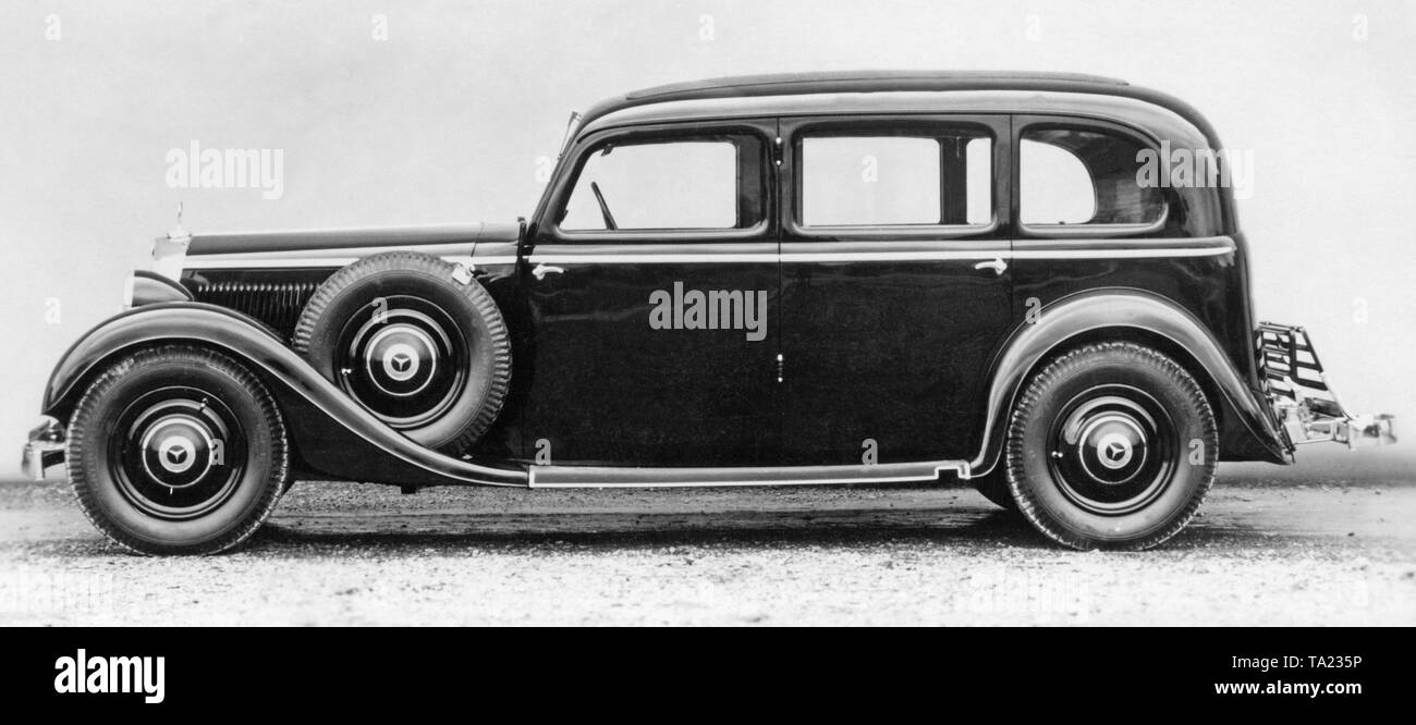 Mercedes Benz Type 320 Pullman Sedan with up to 7 seats Stock Photo