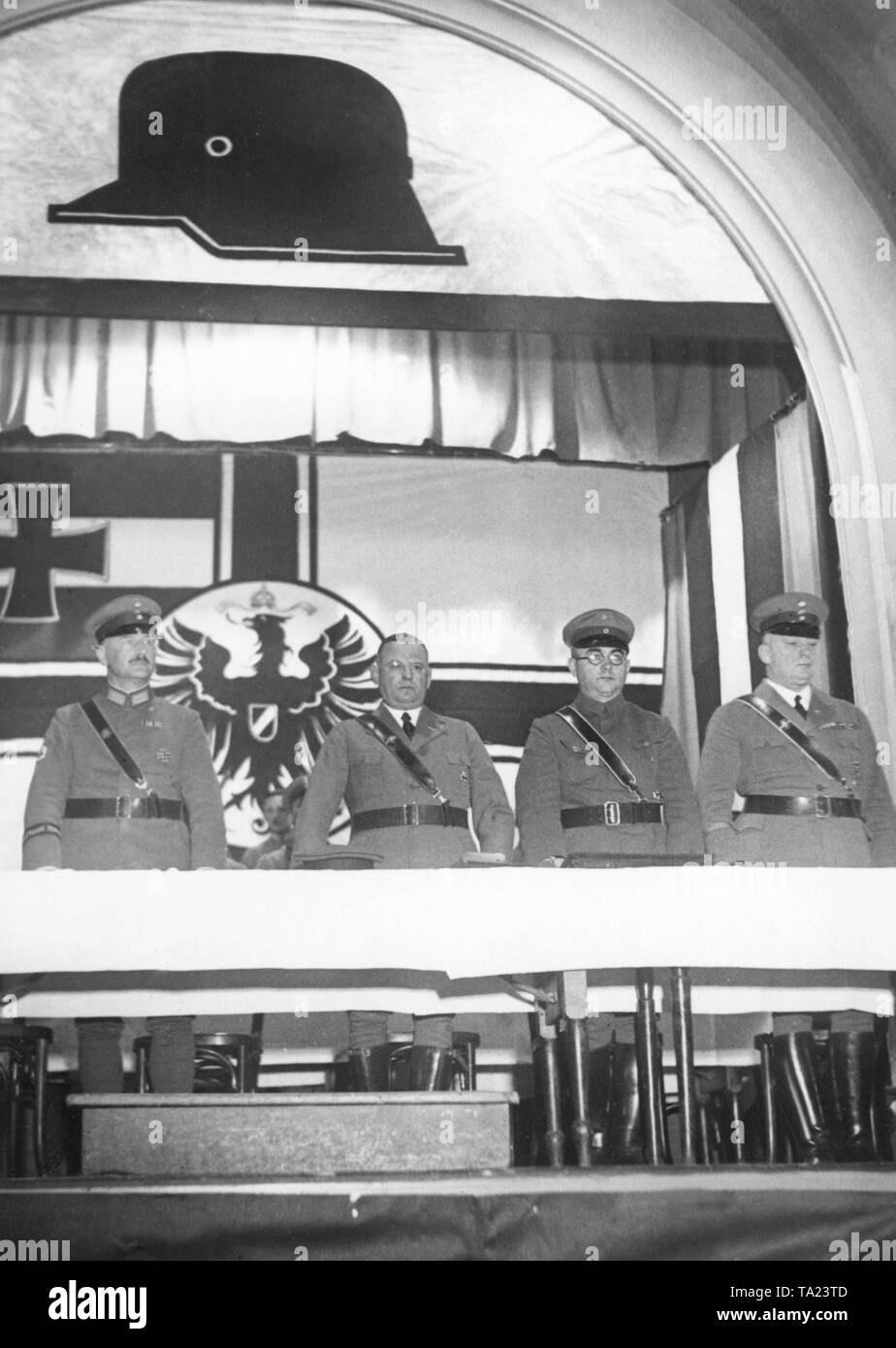 Minister of Labor Seldte gave a speech at a large public rally of the Stahlhelm-Selbsthilfe in the Berlin Konzerthaus. From left: Halbig, Seldte, Rausch and von Stephani when pronouncing Front Heil. Stock Photo