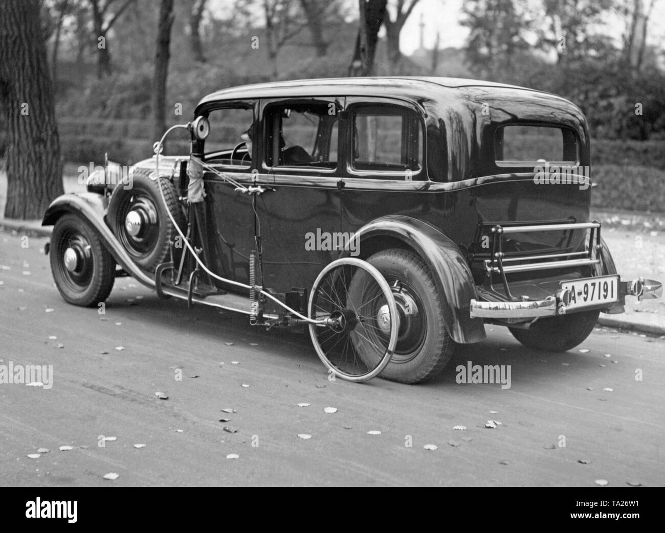 For Tests Of The Research Institute For Motor Vehicles At The Technical University Of Berlin A Fifth Wheel Was Attached To A Mercedes Saloon Of The W21 Series With Which Can Be