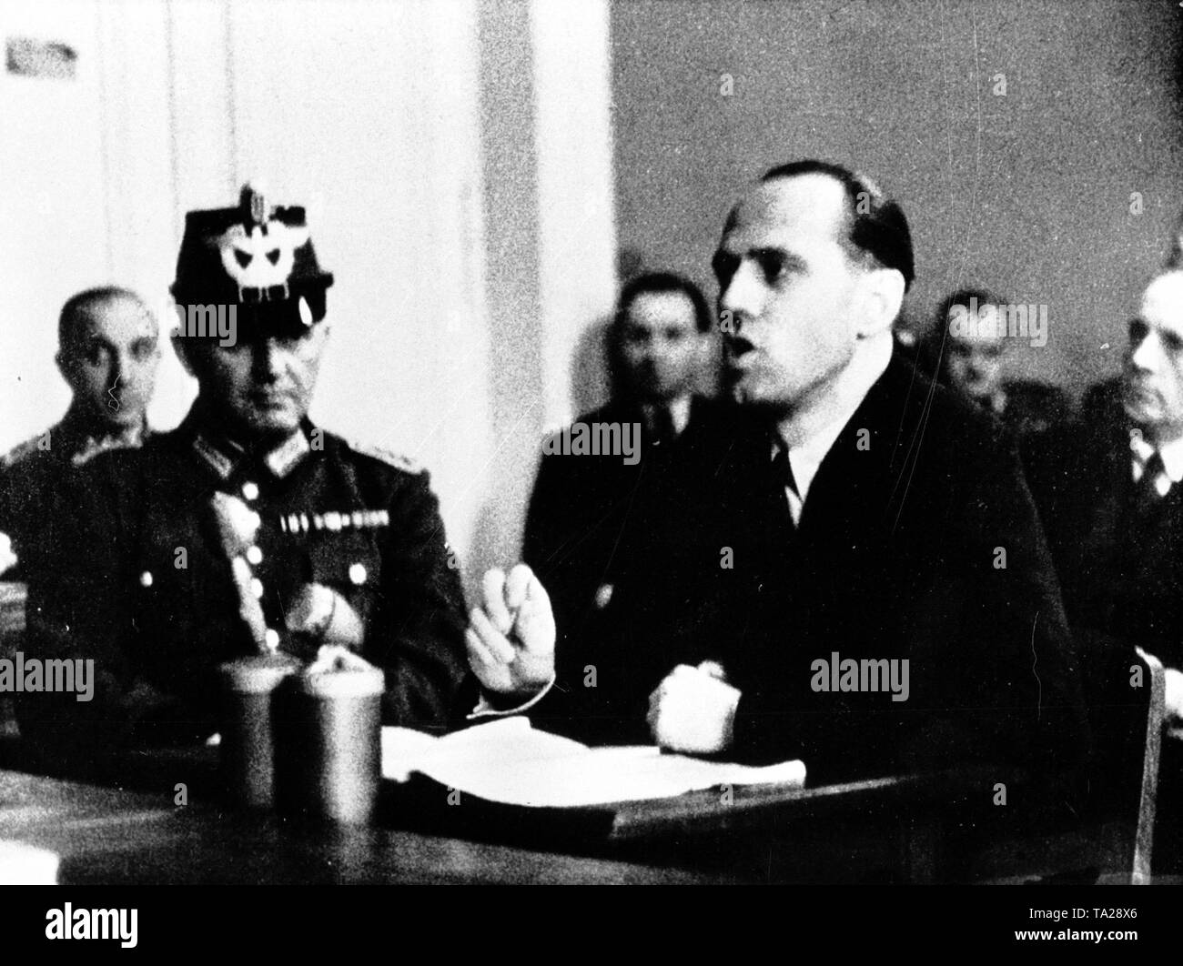 Helmuth James Graf von Moltke, member of the 'Kreisau Circle' resistance group. The picture shows von Moltke as defendant before the People's Court in Berlin, that sentenced him to death. He was executed on 23.01.1945. Stock Photo