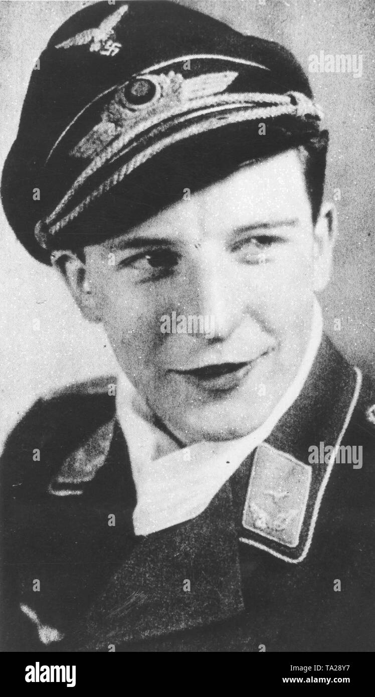 The later FDP politician, Foreign Minister and Federal President Walter Scheel as a fighter pilot during the Second World War. Stock Photo