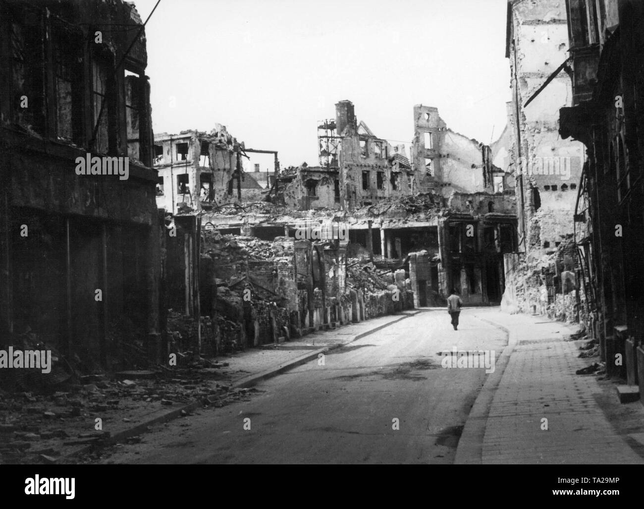 Buildings in Fuerstenfeldstrasse destroyed by bombing in the Second World War, 1945 Stock Photo