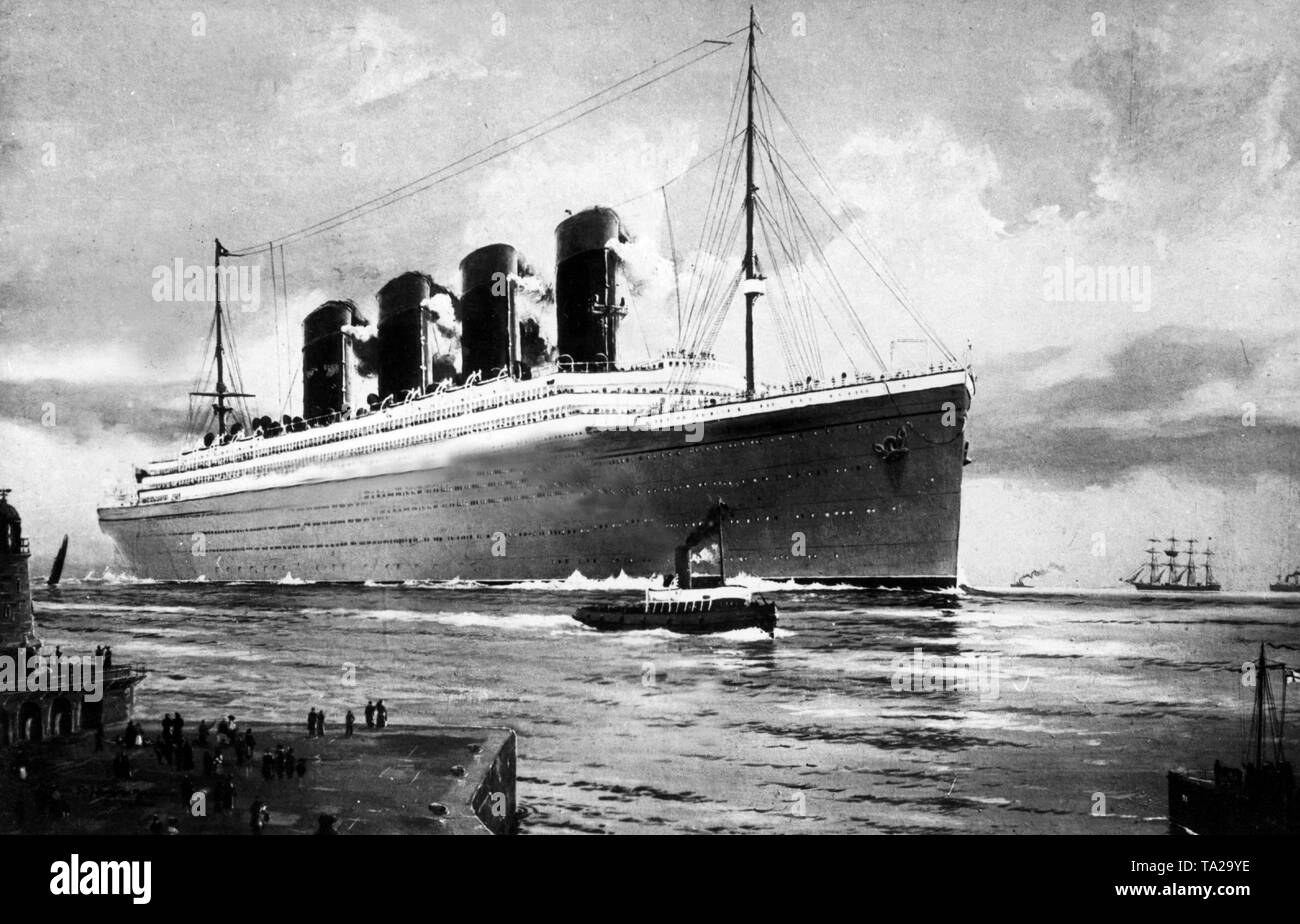 The Titanic was considered to be the best and most modern passenger ship in the world at the time of her maiden voyage across the Atlantic in April 1912. On the night of 15.04.1912 caused the deaths of more than 1,500 people as she sank after hitting an iceberg. It turned out that there were not enough lifeboats on board. Our picture shows a drawing of the Titanic at the start of the maiden voyage. Stock Photo
