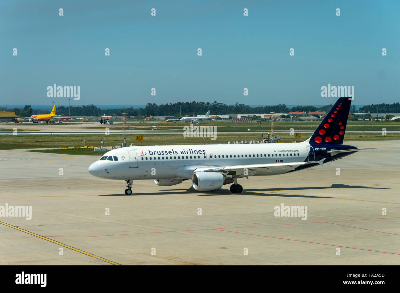 Brussels Airlines Airbus A 320 on the tarmac at Francisco Sá Carneiro Airport, Porto, Portugal. Stock Photo