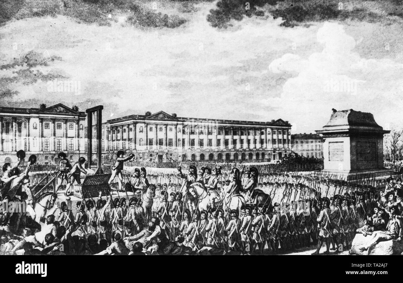 Contemporary drawing of the execution of the French King Louis XVI, who was guillotined on 21 January 1793. The executioner shows the severed head of the king to the assembled crowd. On the right side you can see the base of the monument of Louis XV, which had been thrown down by the revolutionaries. Stock Photo