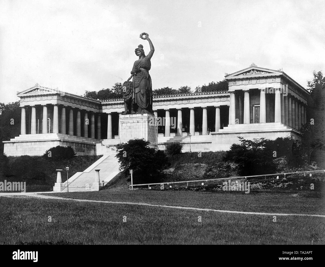 The Bavaria statue and the Ruhmeshalle (Hall of Fame) in Munich. Stock Photo
