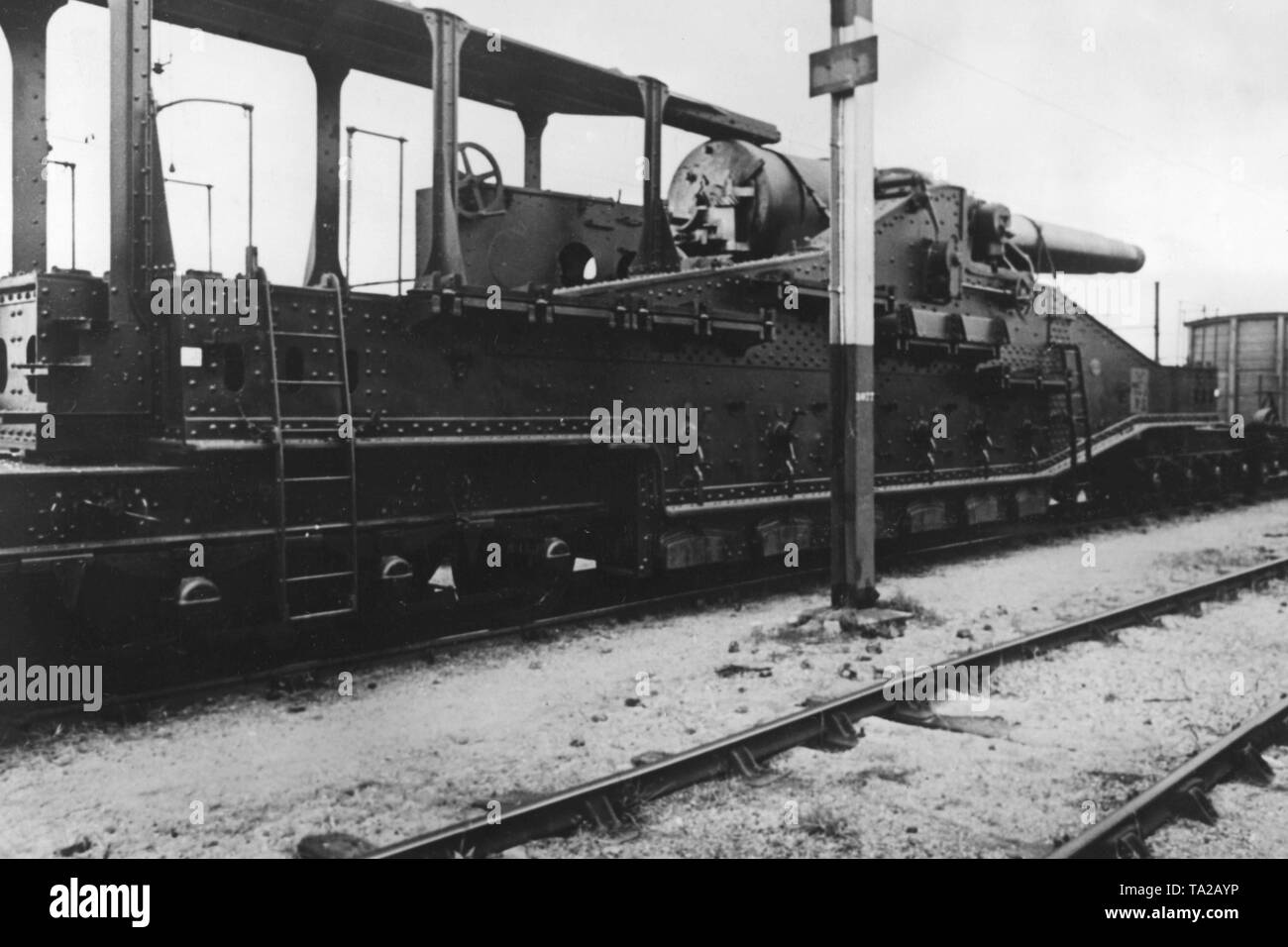 A railway gun that fell into the hands of German troops at a station. Photo: Kliem Stock Photo