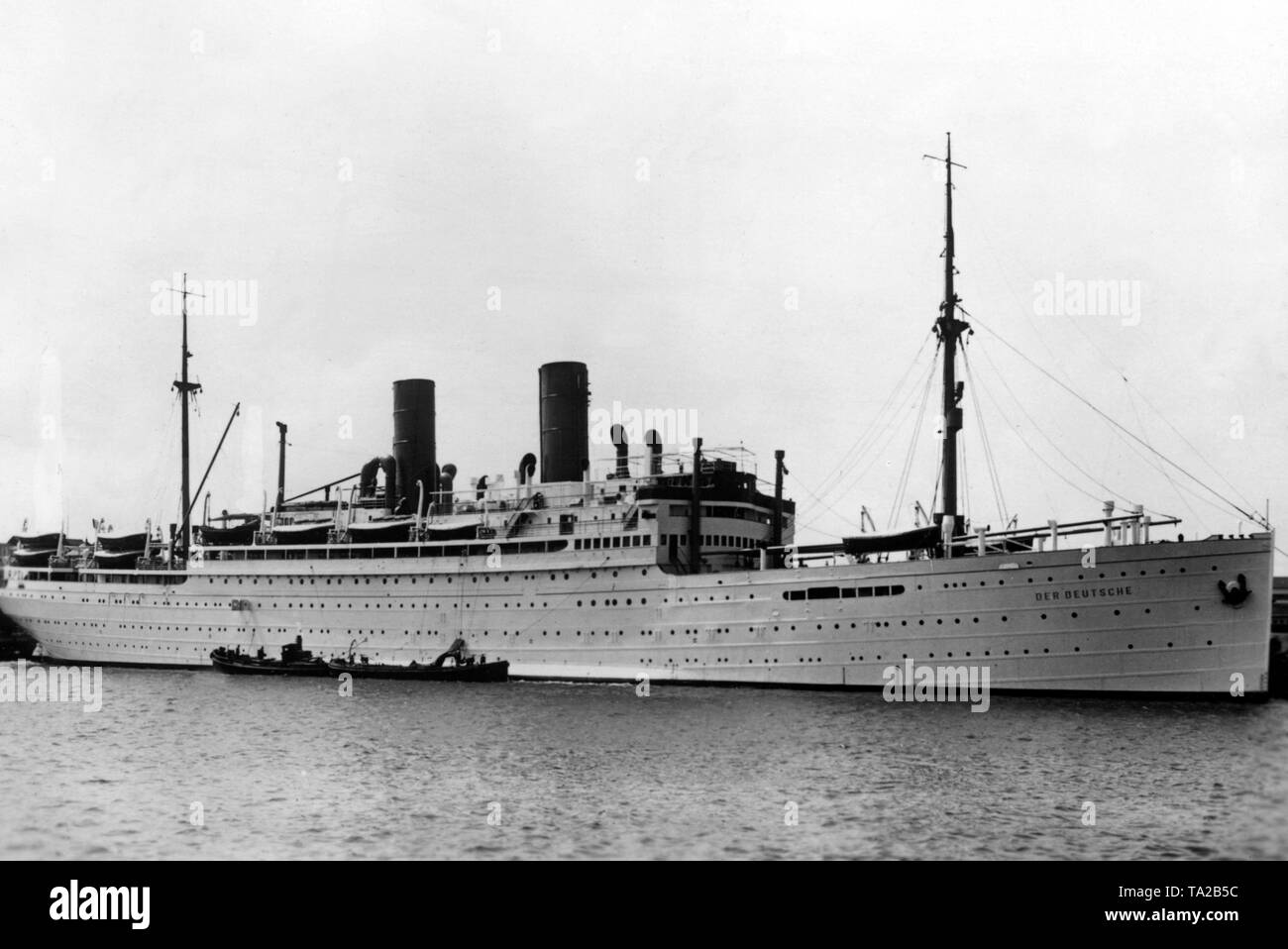 After the sinking of the KdF ship 'Dresden', its substitute, the 'Sierra Cordoba' of the Norddeutscher Lloyd (North German Lloyd), was renamed 'Der Deutsche' in Bremerhaven. Here, the 'Der Deutsche' at sea with 900 vacationers on board. Stock Photo