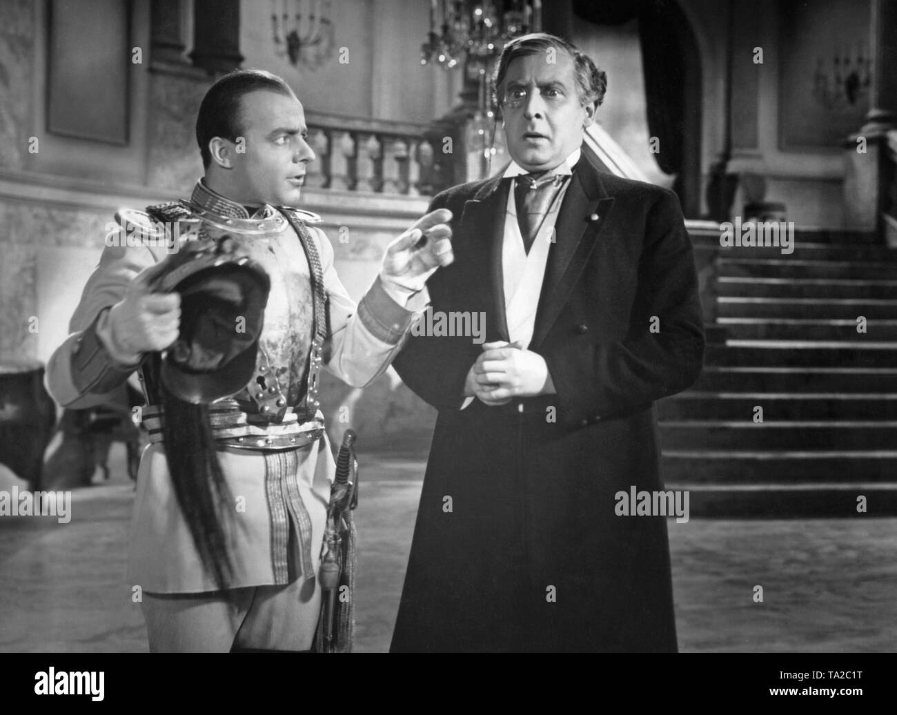 Movie scene 1940s hi-res stock photography and images - Alamy