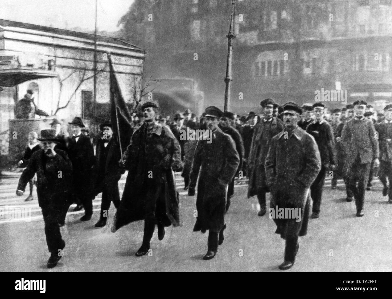 Military units are at the disposal of the central Workers' and Soldiers