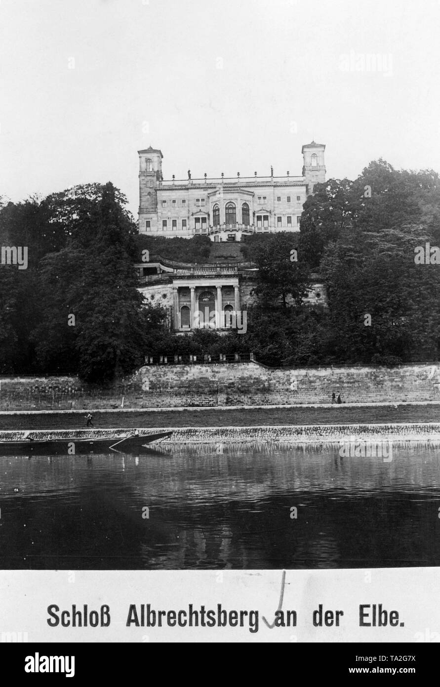Front view of the Albrechtsberg  castle on the Elbe in Dresden, Saxony. Built in 1854, architect: Adolf Lohse. The picture is from 1912 Stock Photo