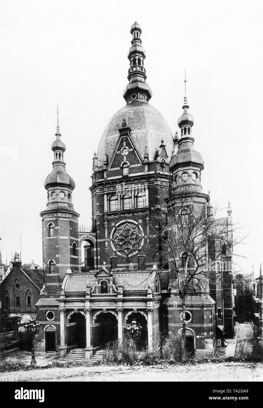 The Great Synagogue on Reitbahnstrasse in Gdansk was built from 1885 to 1887 in neo-Renaissance style according to the plans of architects Hermann Endes and Wilhelm Boeckmanns. In April 1939 the synagogue was destroyed by the National Socialists. Stock Photo