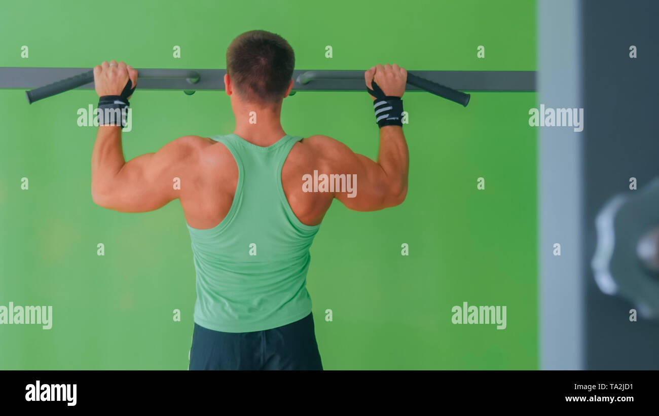 Chin ups, workout hi-res stock photography and images - Alamy
