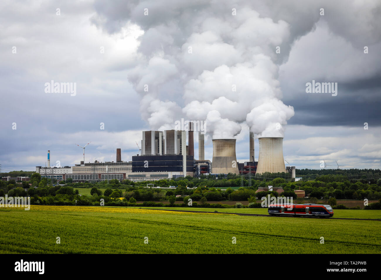 Eschweiler, Rhineland, North Rhine-Westphalia, Germany - RWE's Weisweiler power plant is fired with lignite from the Inden opencast mine. Eschweiler,  Stock Photo