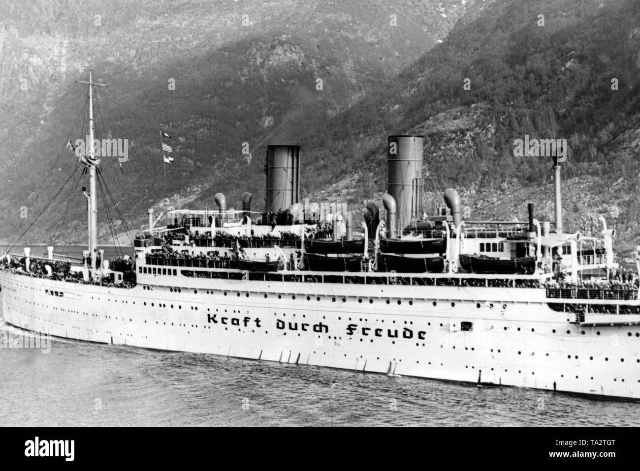 View of a cruise ship of the Nazi organization 'Kraft durch Freude' ('Strength through Joy') off the Norwegian coast. Stock Photo