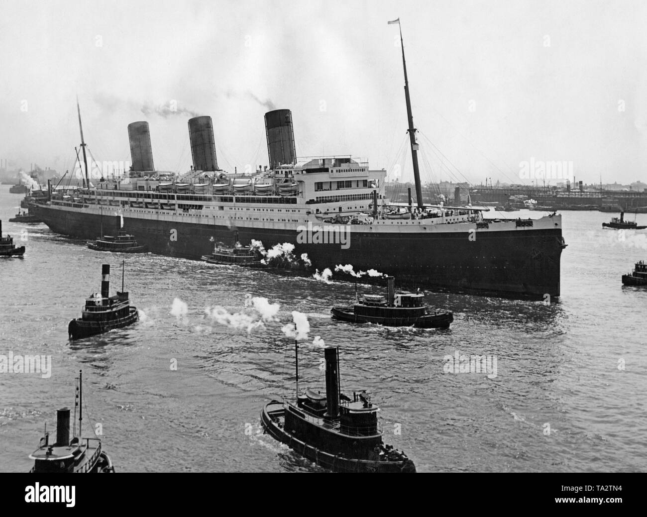 The 'Majestic' of the shipping company White Star Line was the largest ship in the world at the time of her commissioning. She served the North Atlantic route between Southampton and New York. Stock Photo
