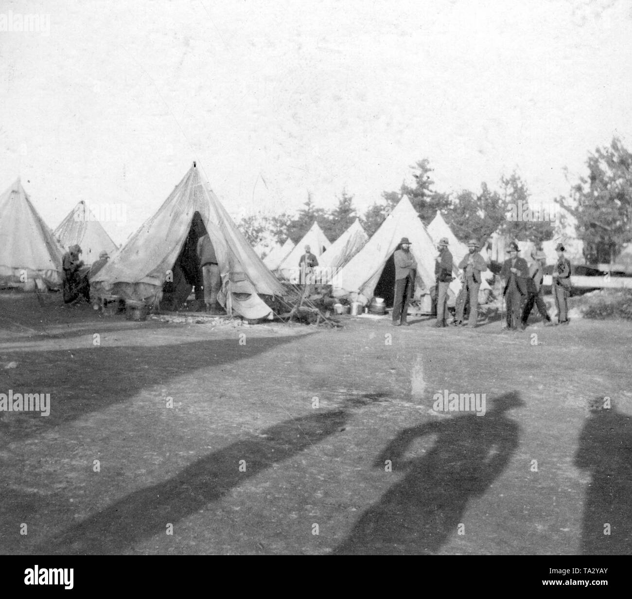 Captured Boers from South Africa, concentration camp 1899-1902: Boers in a prison camp on the Bermudas - tent camp of the prisoners. Stock Photo