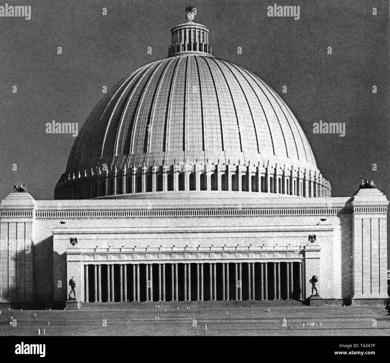 The photo shows a plaster model of the domed hall 'Grosse Halle'. The Ruhmeshalle would have accommodated up to 180.00 people and would have become one of the most important buildings in the Welthauptstadt Germania. Stock Photo