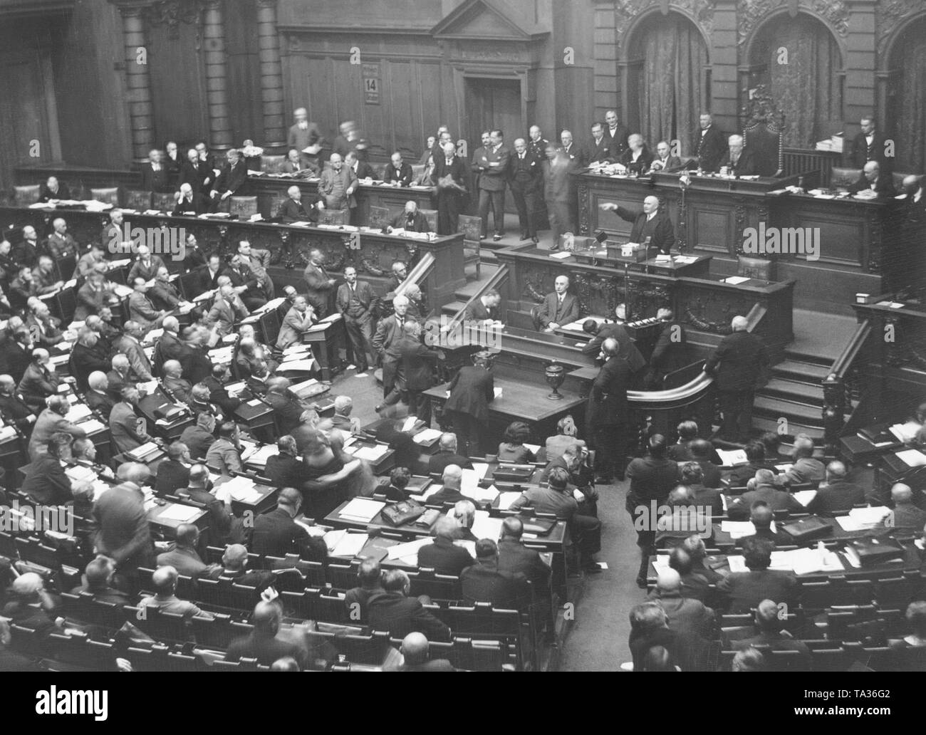 View of the meeting of 14 October 1931. The DNVP member Dr. Ernst Oberfohren is holding a speech. Stock Photo