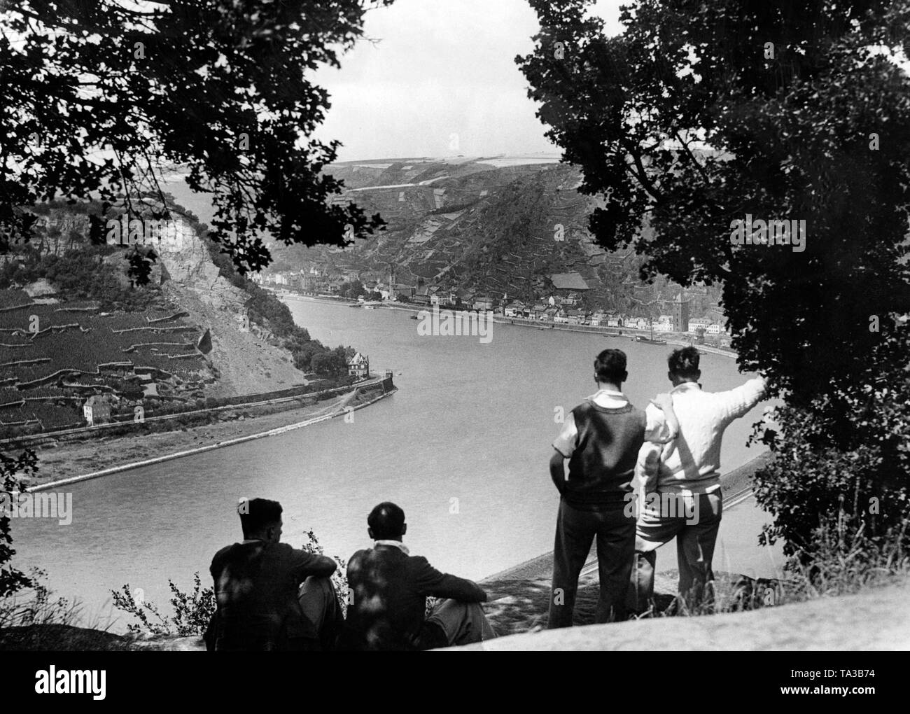 Group looks Black and White Stock Photos & Images - Alamy