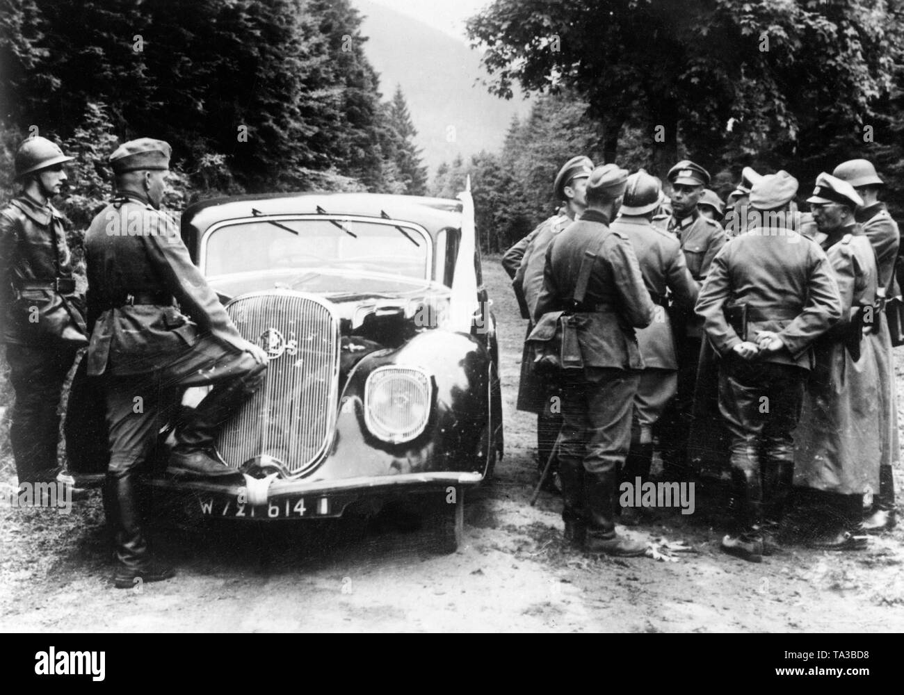 Parliamentarians of the French army have arrived at the German lines and speak with officers of the Wehrmacht. Photo: Mees Stock Photo