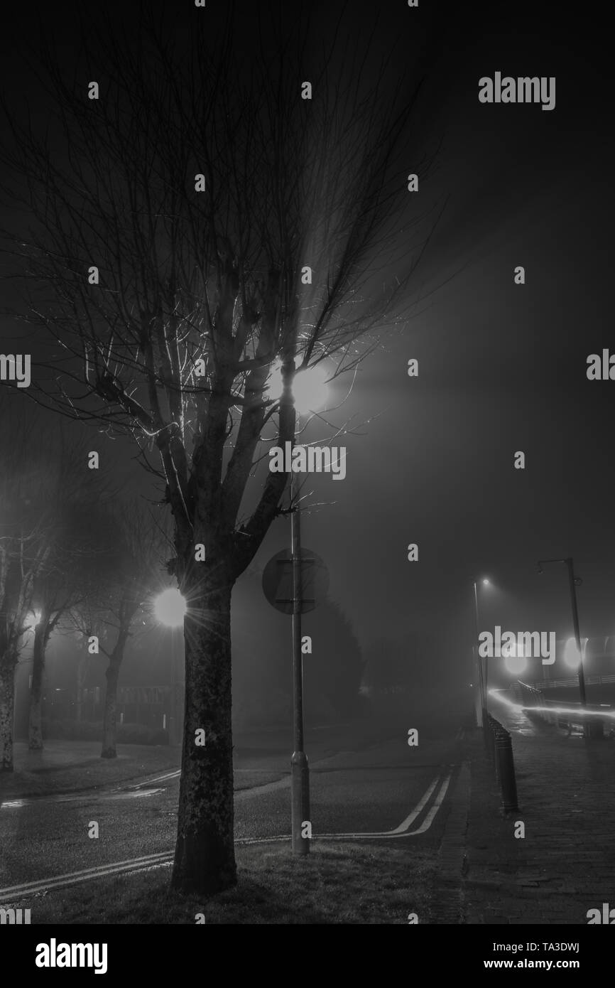 Foggy and spooky an urban hi-res stock photography and images - Alamy