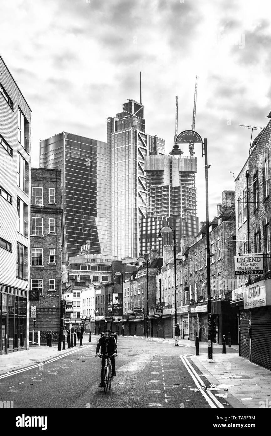 Old and new architectural styles on Wentworth Street, Spitalfield, London, E1, England, UK. Stock Photo