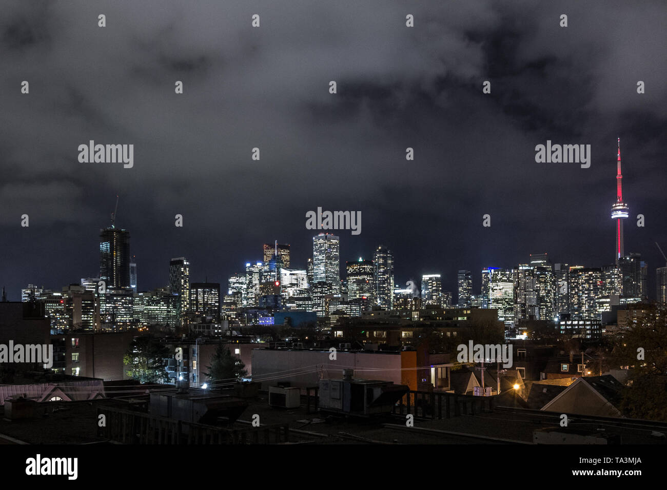 Toronto skyline, with the iconic towers and buildings of the Downtown ...
