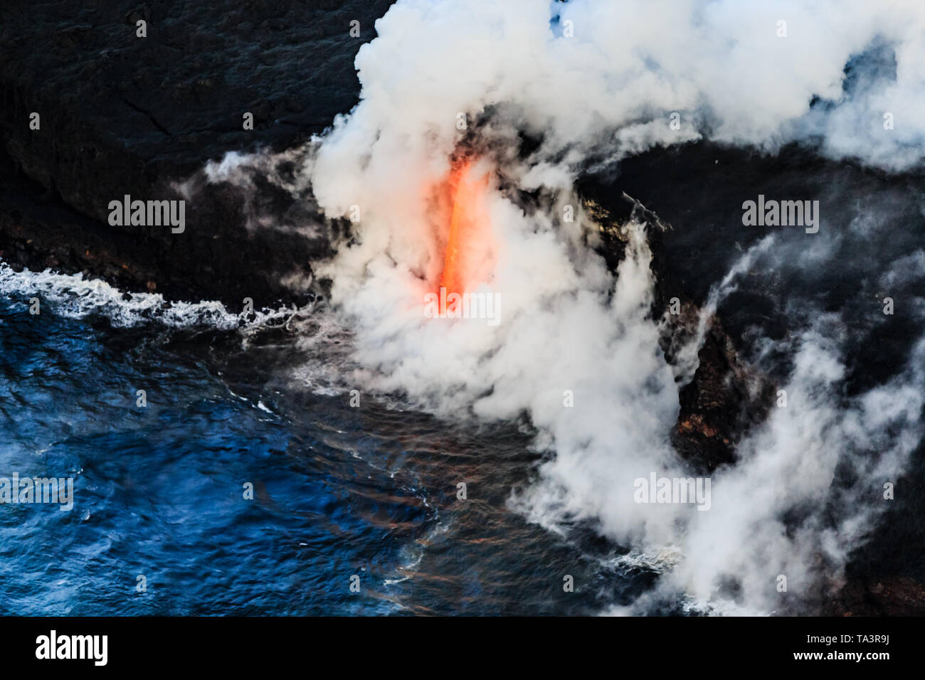 Magma flowing ocean hi-res stock photography and images - Alamy