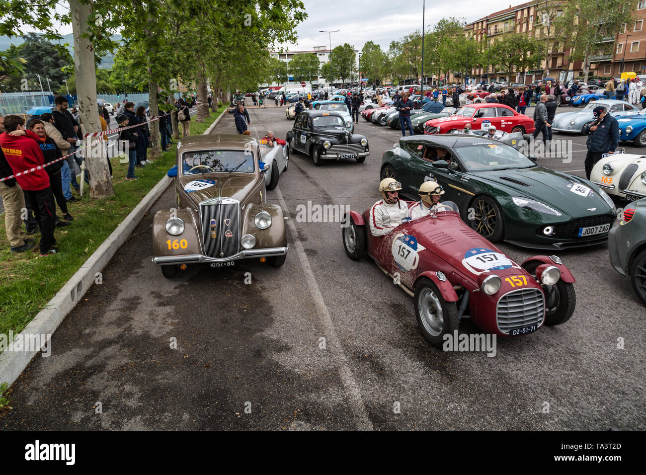 Old Italian Racing The classic italian 1000 Miglia road race with vintage cars Stock Photo ...