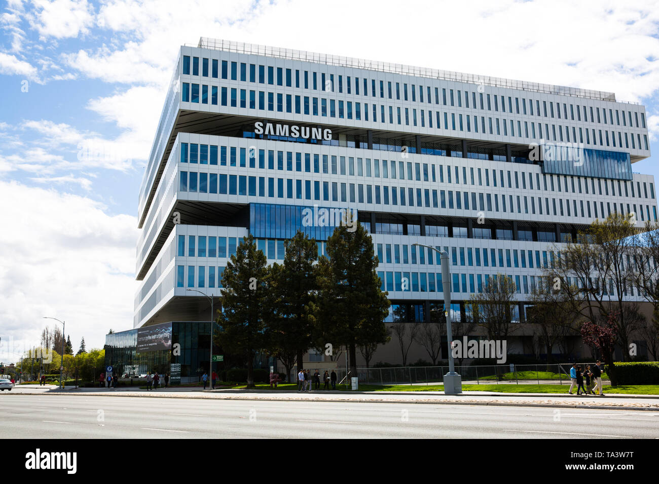 Samsung Electronics High Resolution Stock Photography and Images Alamy