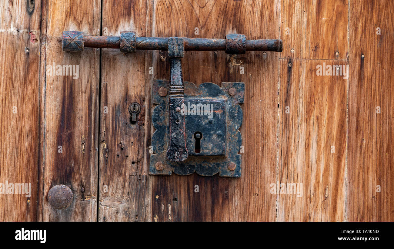medieval door lock Stock Photo Alamy