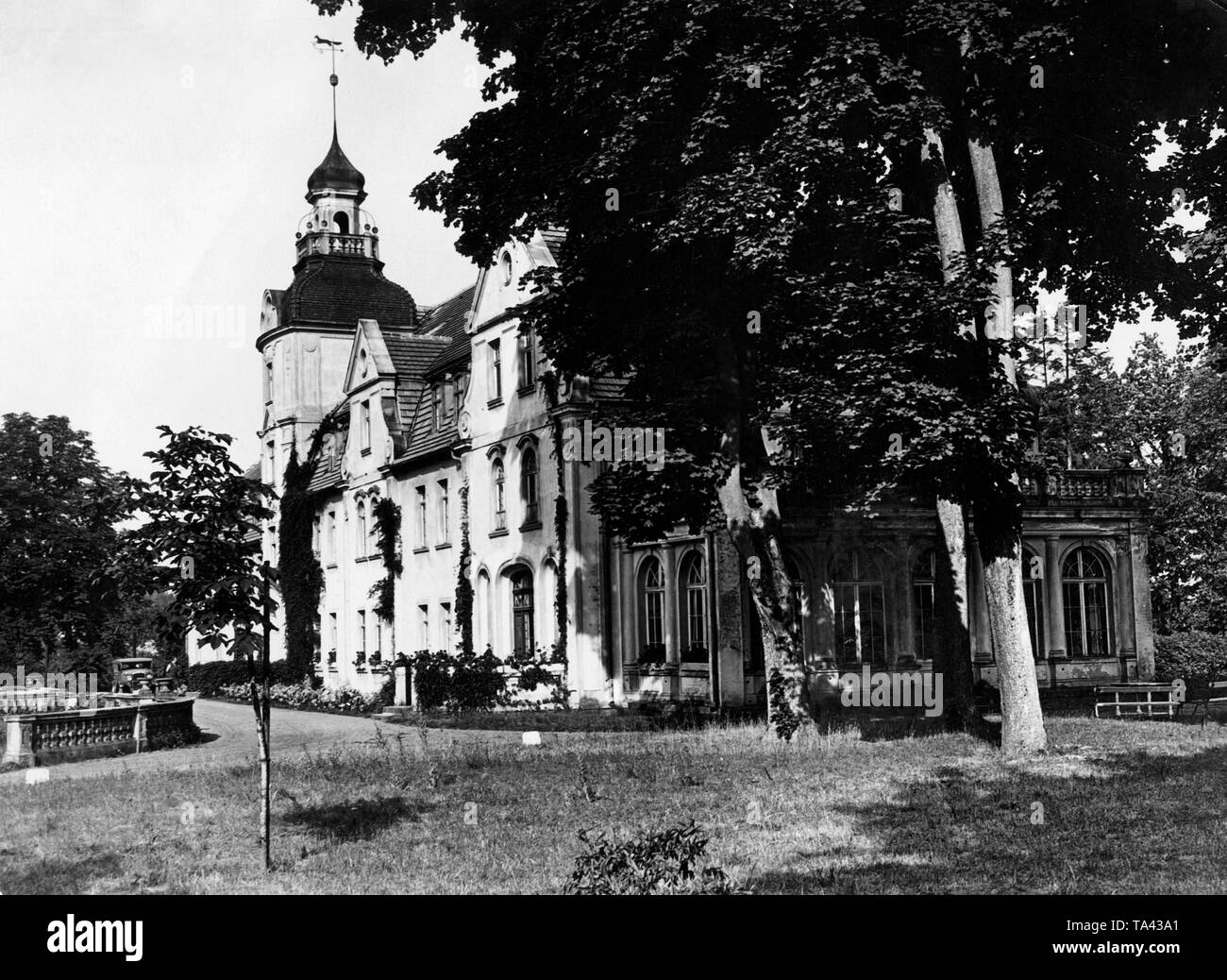 Garden view of Castle Altenhausen, seat of the family von der