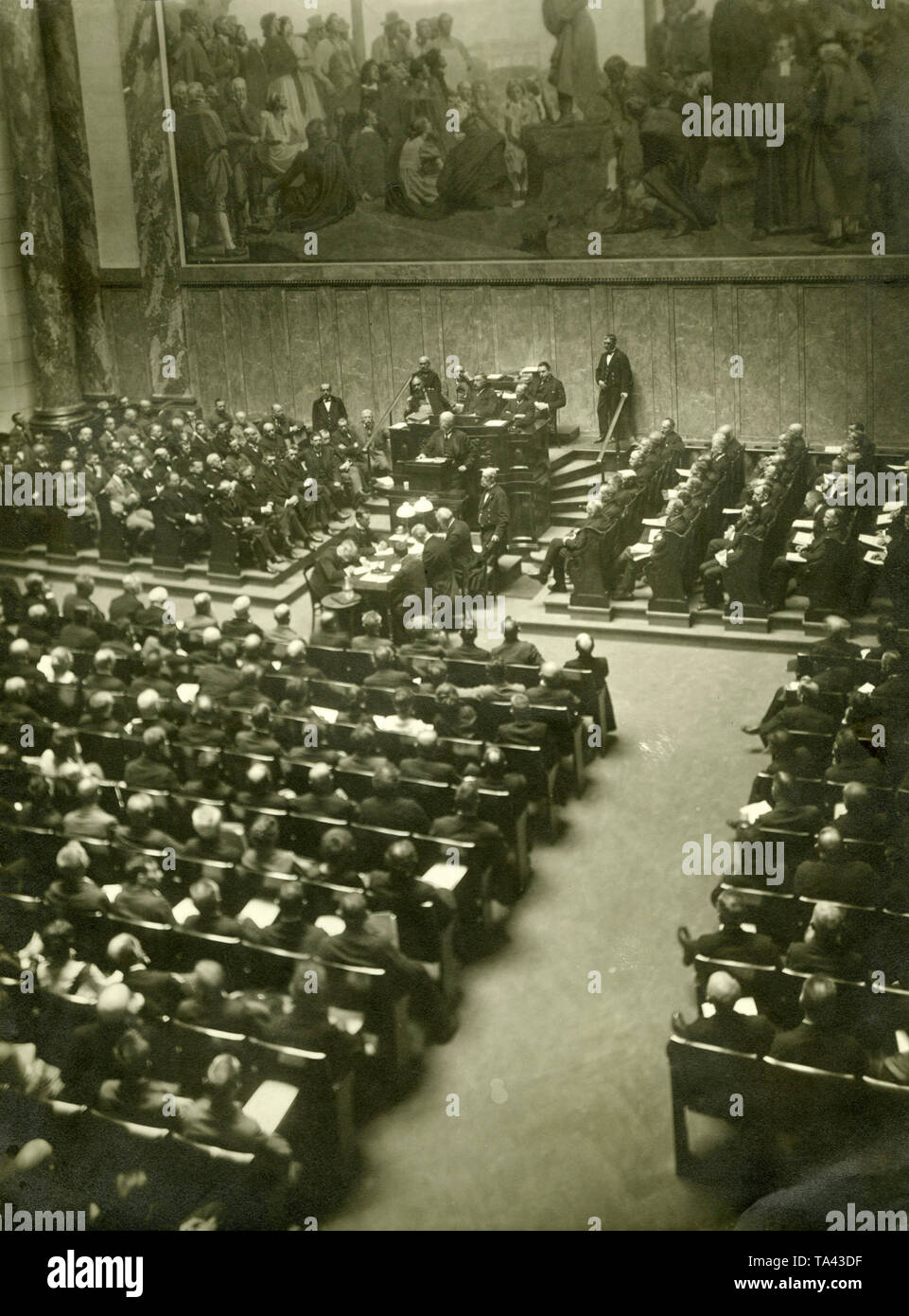 Prime Minister Philipp Heinrich Scheidemann speaks against the adoption of the Versailles Treaty at a protest meeting of the National Assembly. The dispute breaks up the first government of the new republic. This dispute last until 1933. Stock Photo