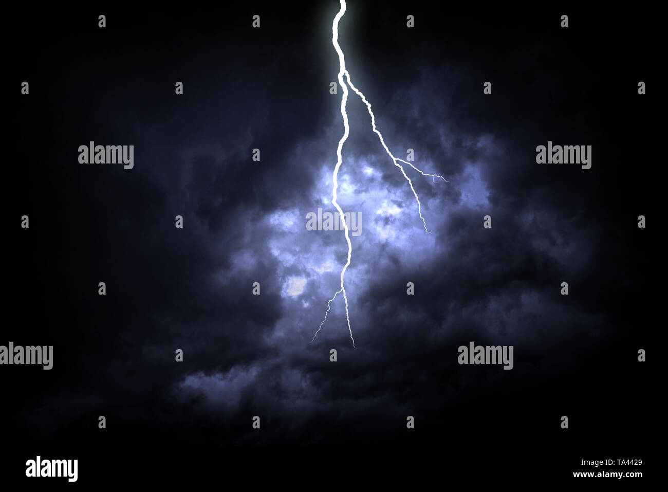 Lightning strike hi-res stock photography and images - Alamy