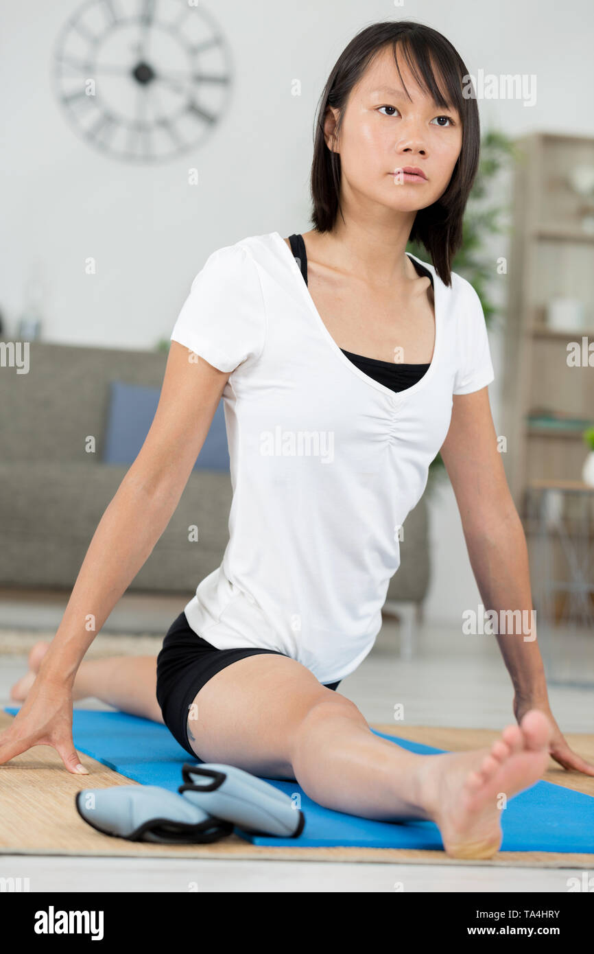 Black teen yoga at home hi-res stock photography and images - Alamy