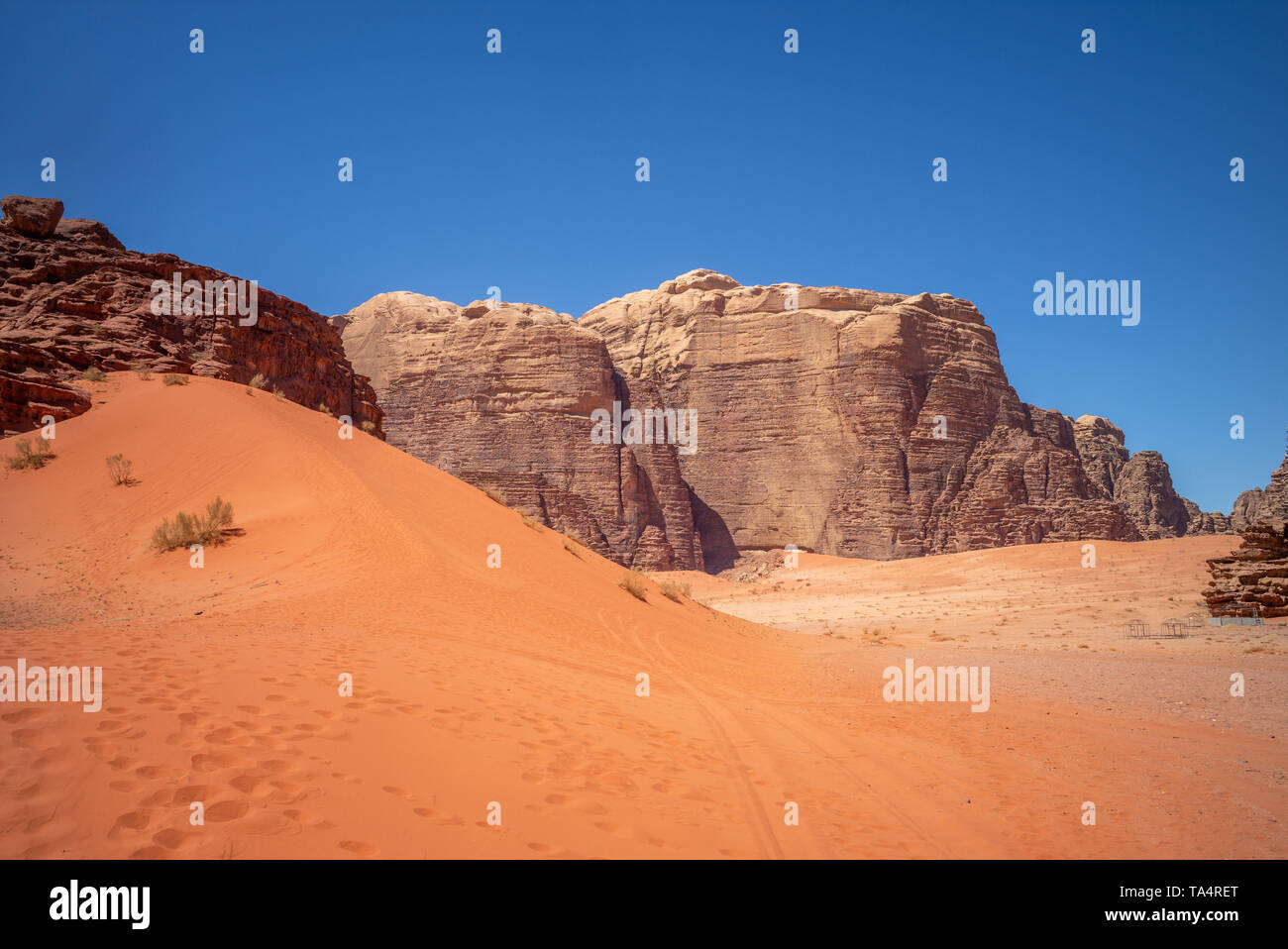 Wadi Rum desert, or Valley of the Moon, in Jordan Stock Photo