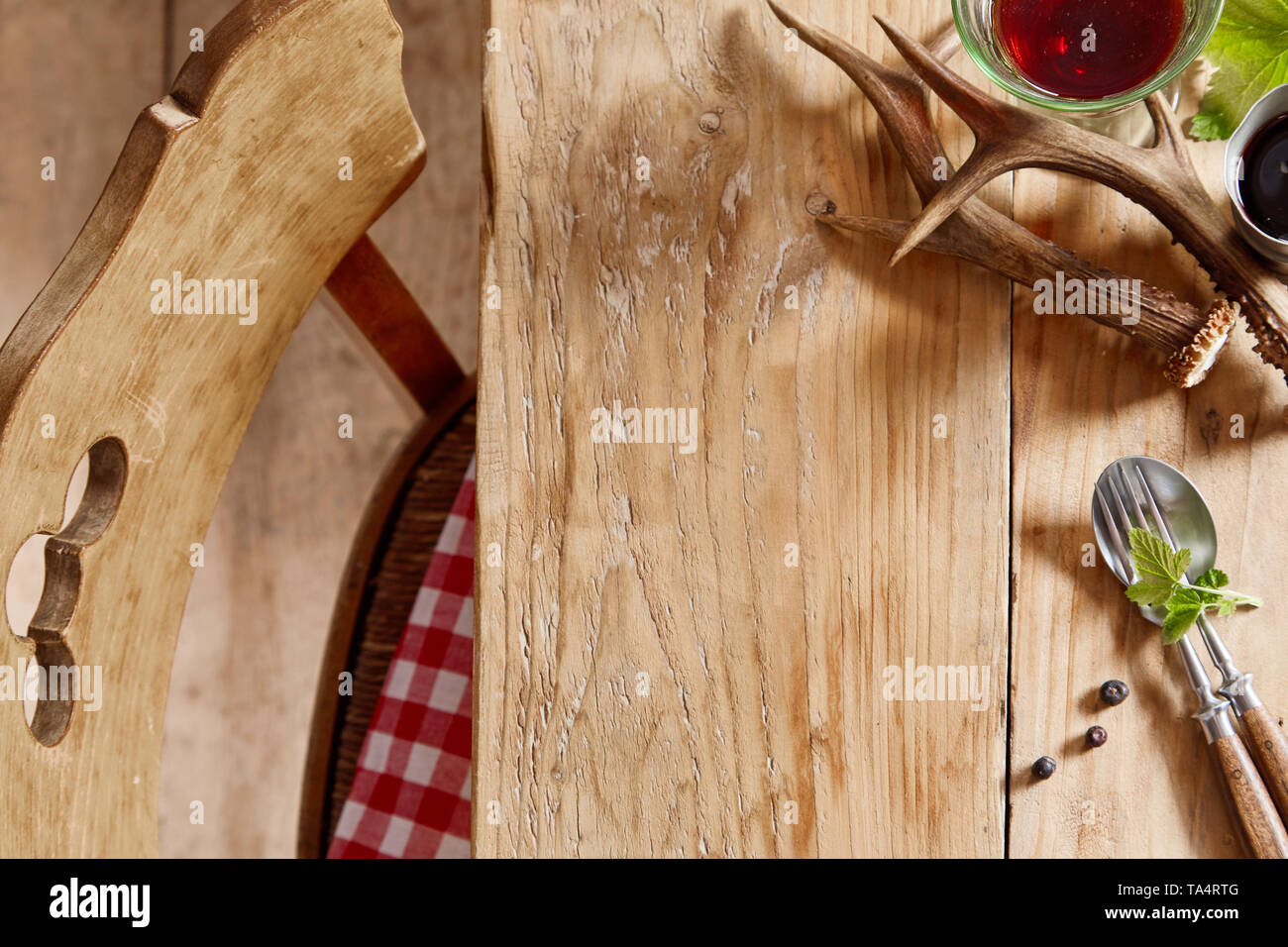 hunting utensils