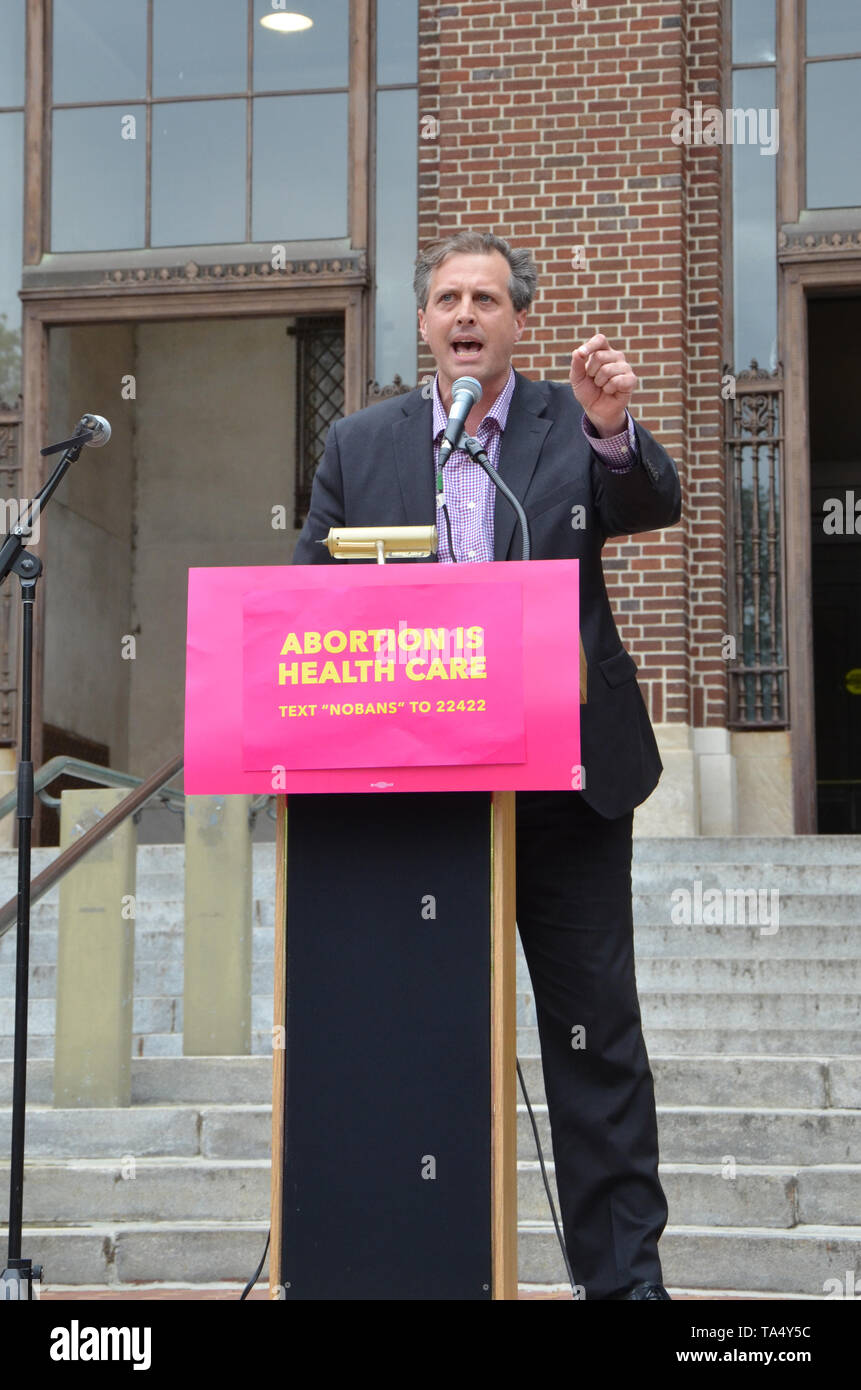 ANN ARBOR, MI/USA - MAY 21, 2019: State Senator Jeff Irwin addresses the Ann Arbor Stop the Bans protest organized by Planned Parenthood. Stock Photo
