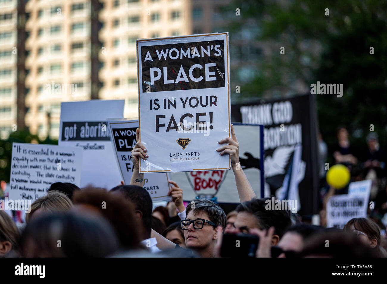 New York City, United States. 21st May, 2019. On May 21, 2019, hundreds in New York City, and thousands across the country rallied on a national day of action against Trump's anti-choice movement. Trump and Republican legislators have been orchestrating a national effort to take away peoples' right to access abortion. The most extreme ban yet, in Alabama, became law, following radical bans in Indiana and Ohio. Credit: Michael Nigro/Alamy Live News Stock Photo