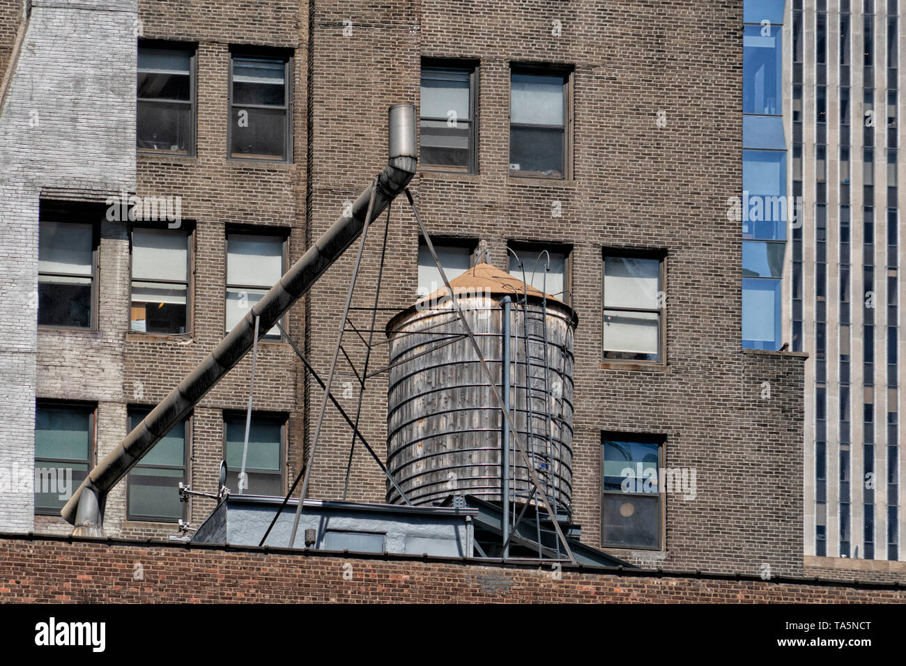 Water tank on new york city skyscrapers roof Stock Photo Alamy