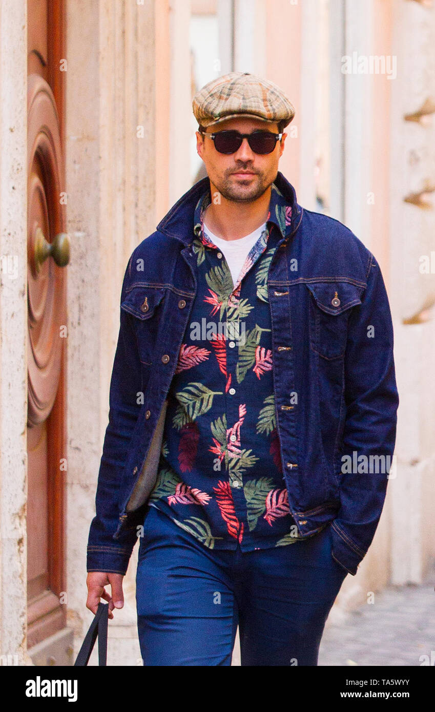 * SPECIAL FEE EXCLUSIVE * Foreign competition. Rome, the American actor ...