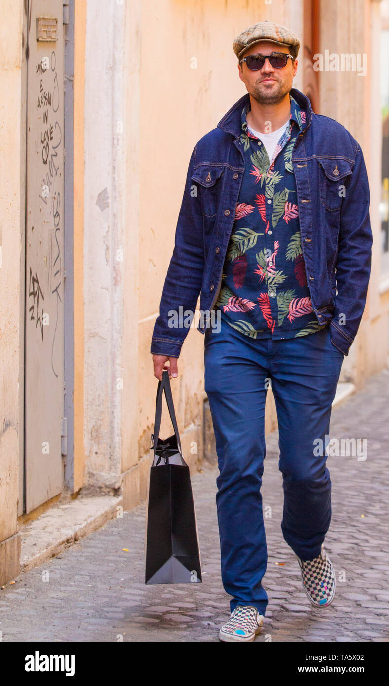 * SPECIAL FEE EXCLUSIVE * Foreign competition. Rome, the American actor ...