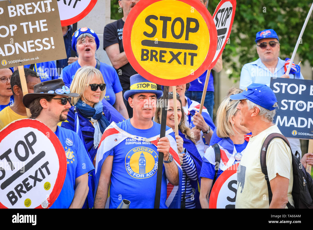 Westminster, London, UK, 22nd May 2019. Anti Brexit protesters outside Parliament get together for a 'Stop Brexit' shout out with placards, banners and Stop Brexit signs. Protesters have come from different groups, including Steve Bray, founder of SODEM (Stand of Defiance European Movement), knwon as Westminster's 'Mr. Shouty Man'. Credit: Imageplotter/Alamy Live News Stock Photo