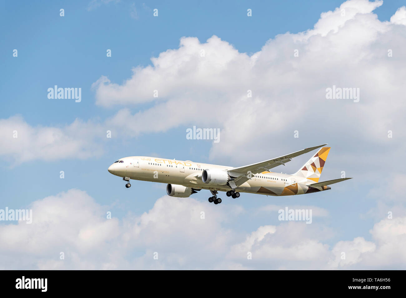 Munich, Germany - May 02. 2019 : Etihad Airways Boeing 787-9 Dreamliner with the aircraft registration A6-BLC in the approach to the southern runway 2 Stock Photo